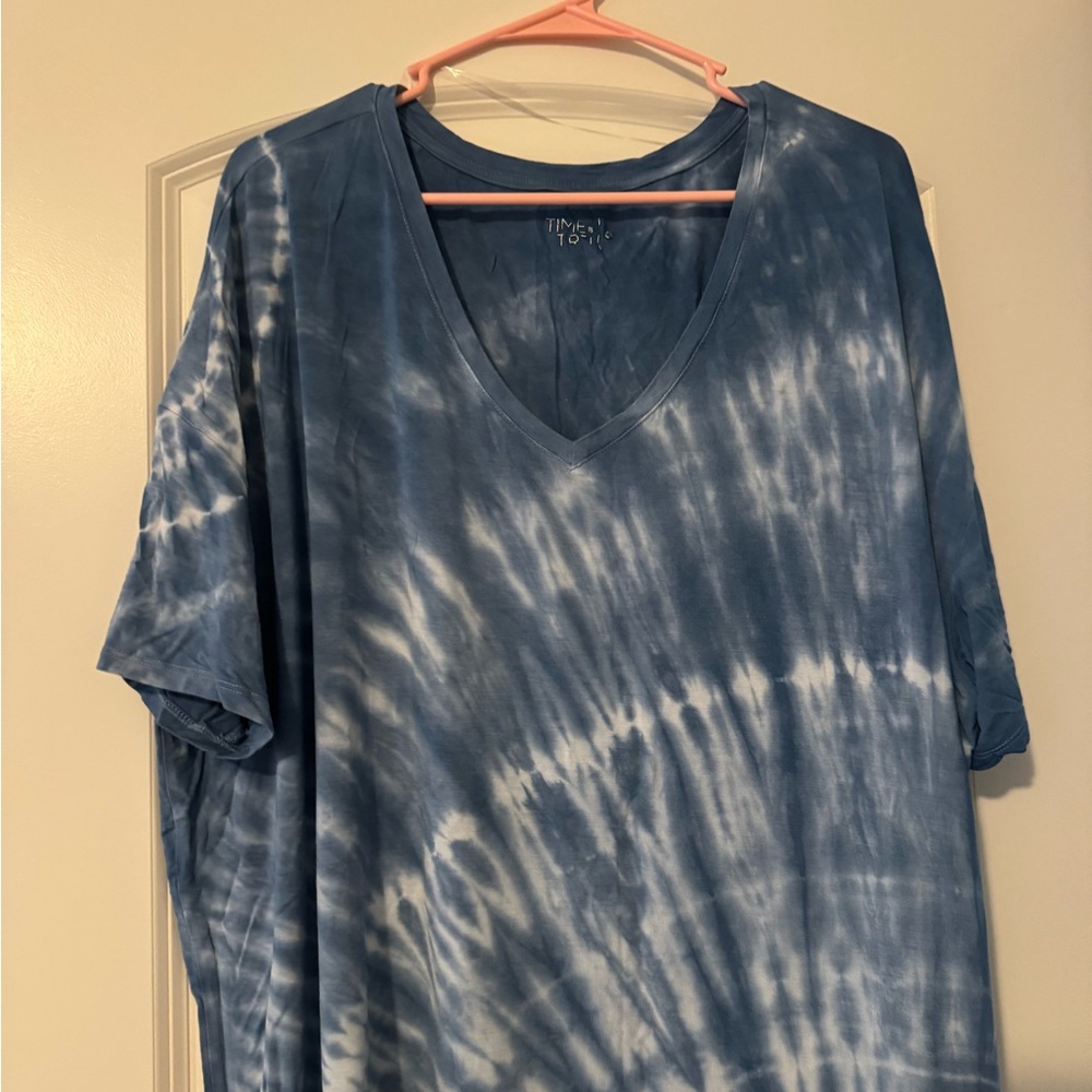 Time and Tru Blue Tie-Dye Short Sleeve Tee